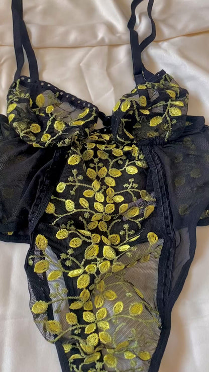 Çiçekli yandan bağlamalı bodysuıt